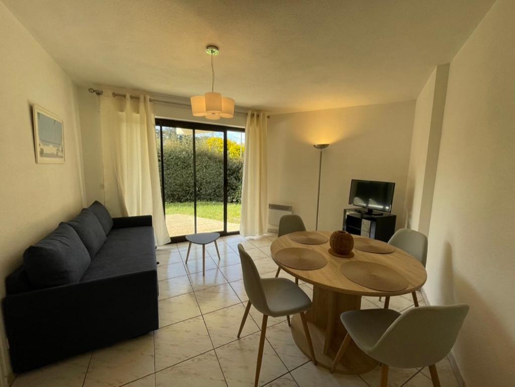 Charmant Rez De Jardin - 900M Plage De Pontaillac Lägenhet Royan Exteriör bild