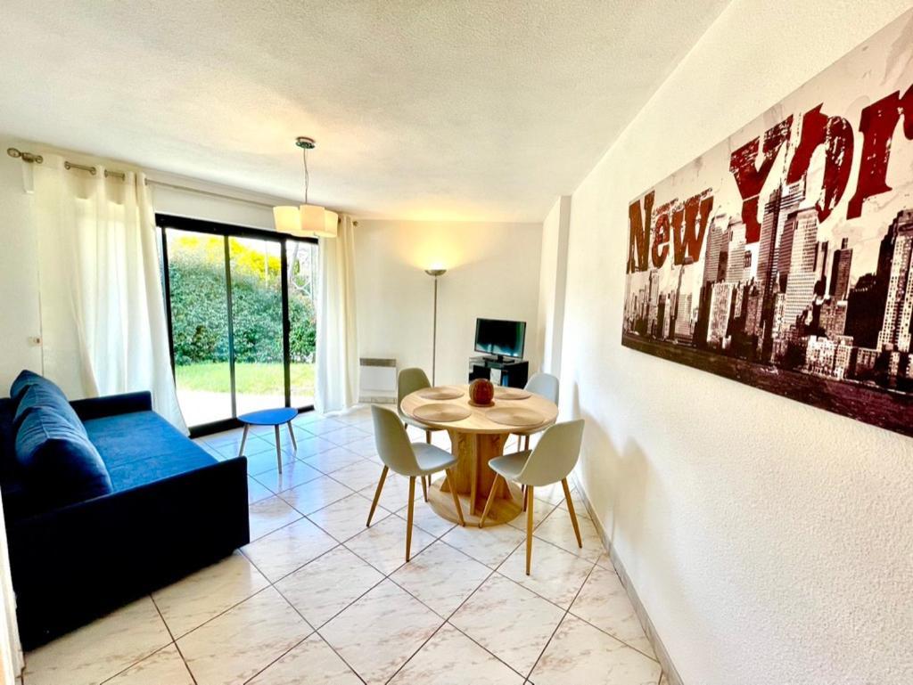 Charmant Rez De Jardin - 900M Plage De Pontaillac Lägenhet Royan Exteriör bild
